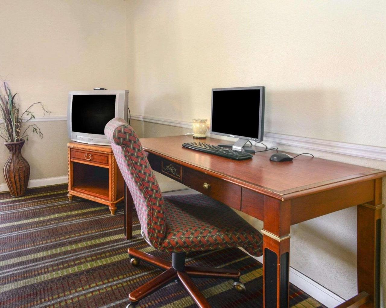 Econo Lodge Inn & Suites Carbondale Zewnętrze zdjęcie