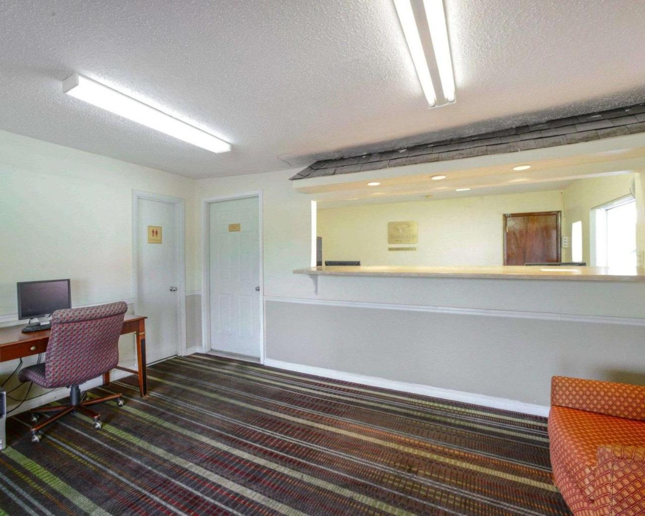 Econo Lodge Inn & Suites Carbondale Zewnętrze zdjęcie