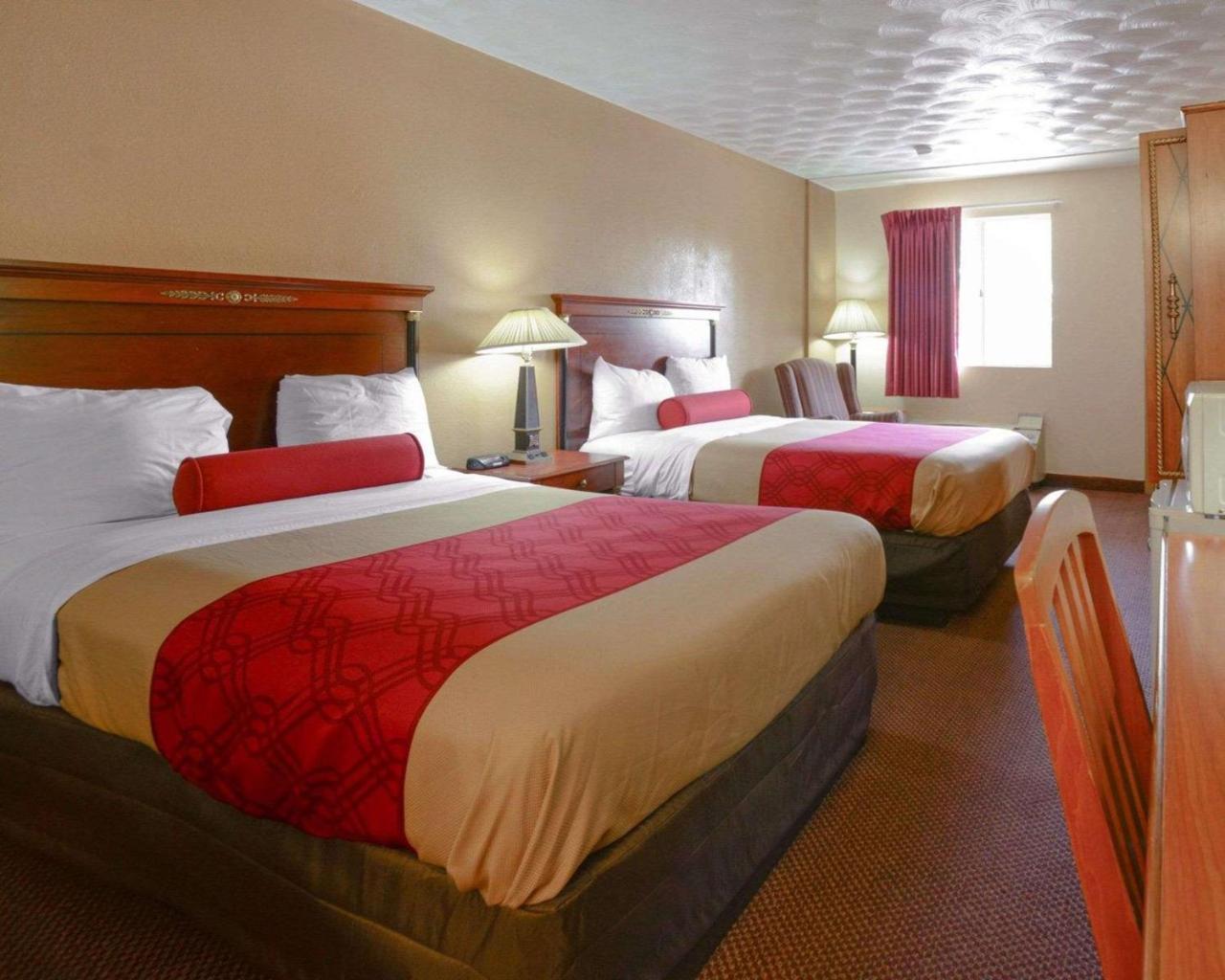 Econo Lodge Inn & Suites Carbondale Zewnętrze zdjęcie
