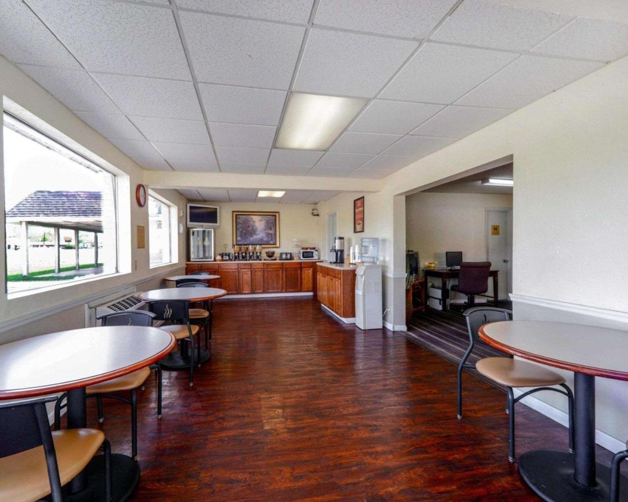 Econo Lodge Inn & Suites Carbondale Zewnętrze zdjęcie